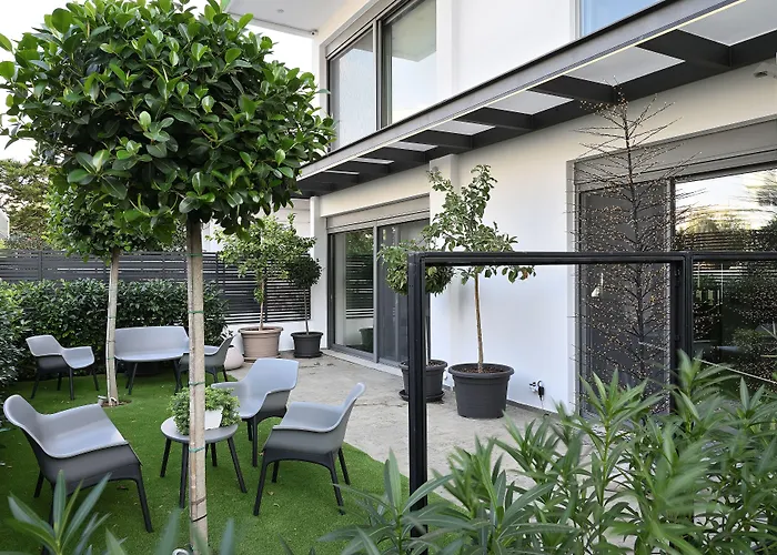 Lop Holidays Luxury Suites